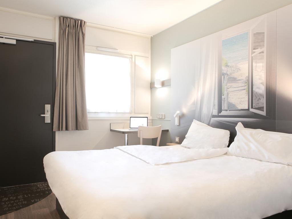 B&B Hotel Hyeres Exterior photo