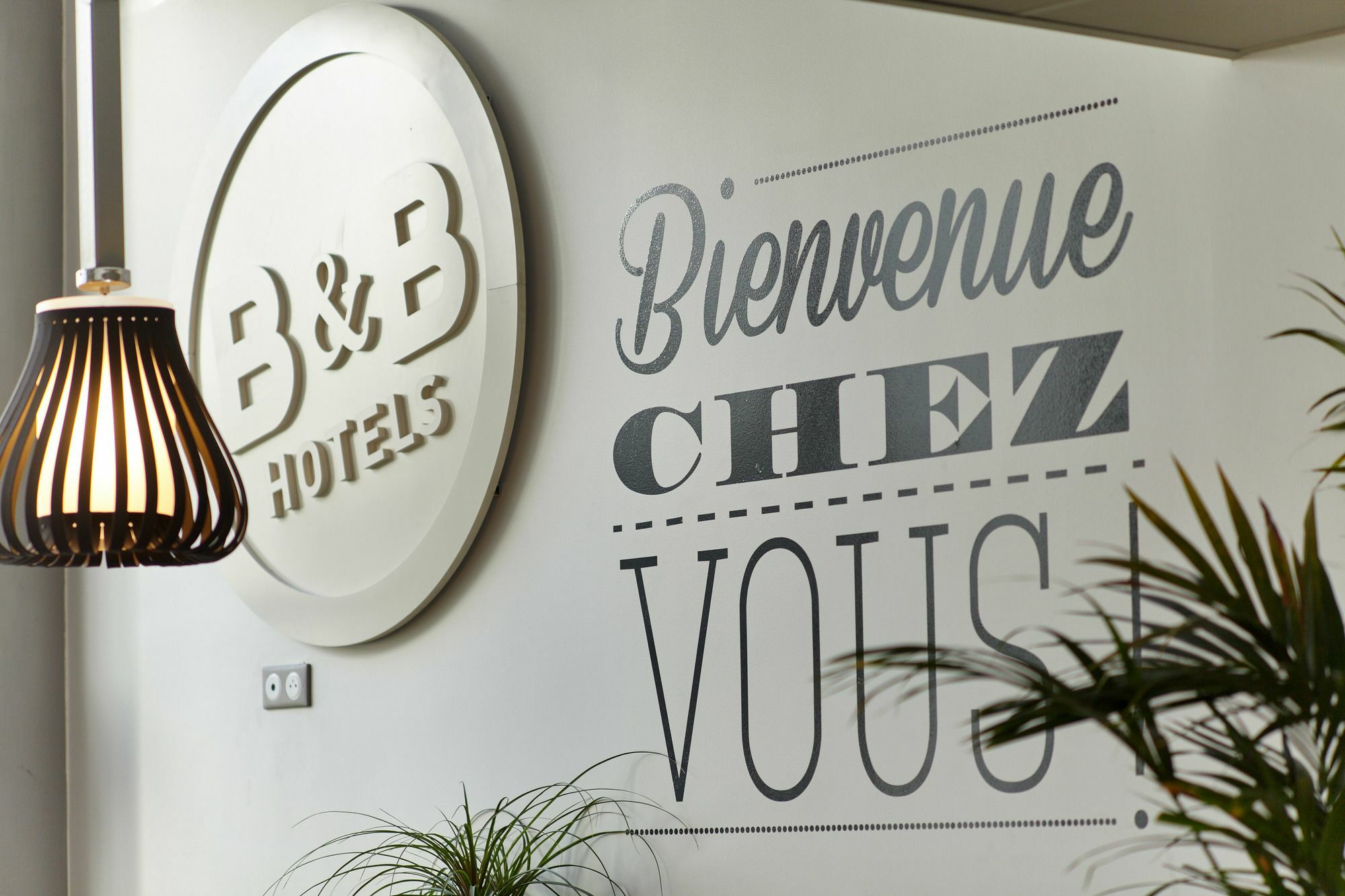 B&B Hotel Hyeres Exterior photo